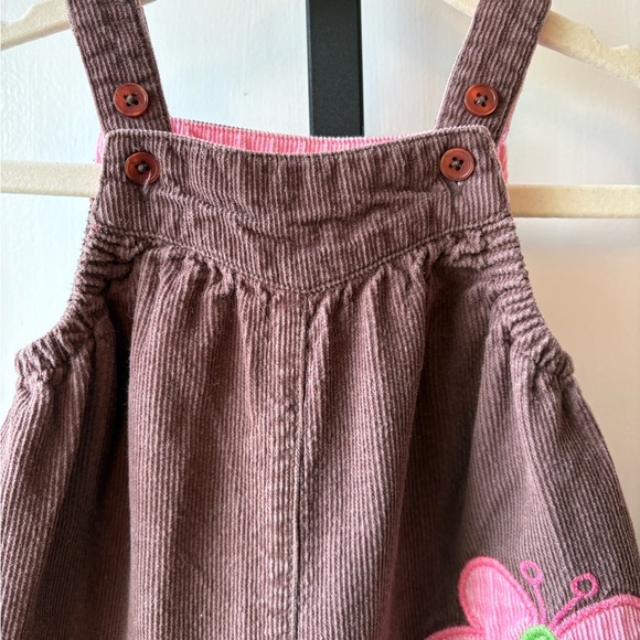 Baby Boden | Brown Cord Overalls with Butterfly and flower appliqué | 3-6 months - Picture 4 of 9